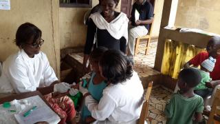 Blood sampling by a member of the Faculty of Medicine and Biomedical Sciences, University of Yaoundé 