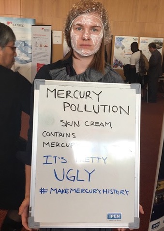 IPENers raise awareness about mercury in skin cream.