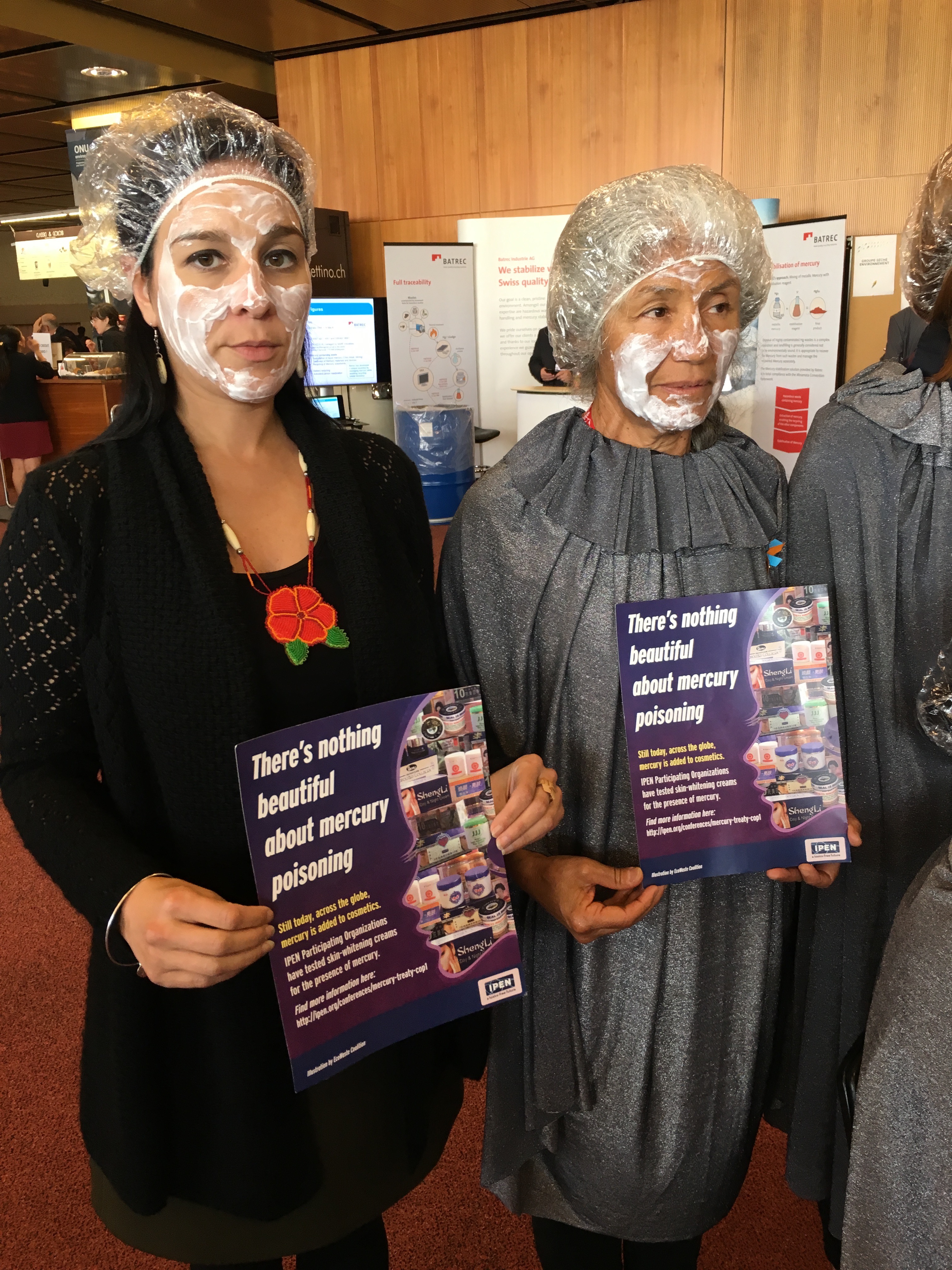 IPENers dress in salon clothing to raise awareness about mercury in skin cream.